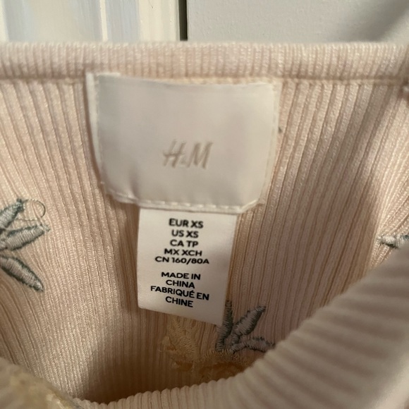 H&M - Floral Tank Top - Picture 3 of 3